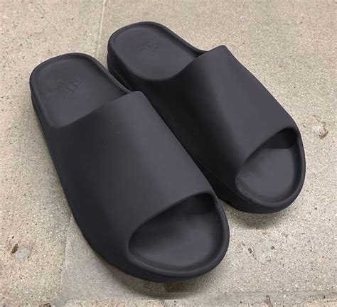 yeezy slides etos